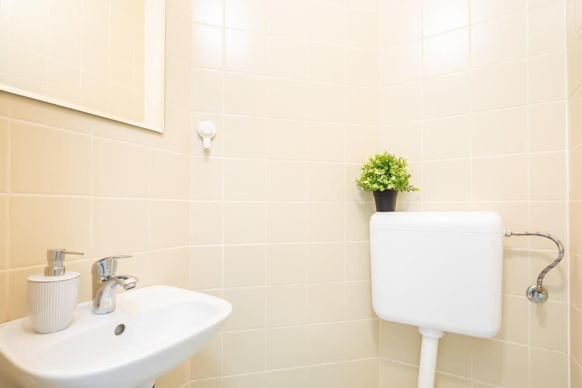 Convenient 2-Room Central Apartment Budapest Ngoại thất bức ảnh