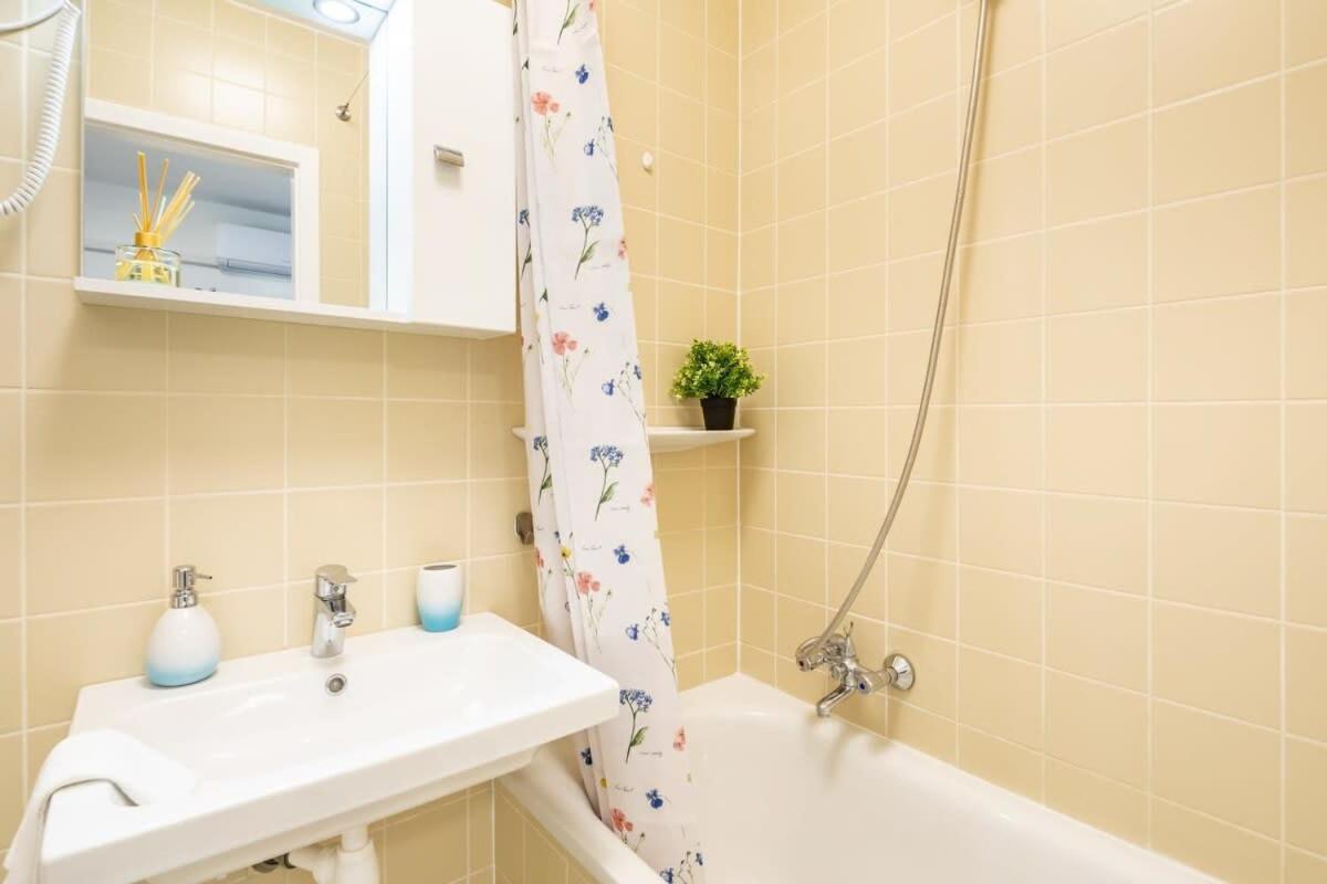 Convenient 2-Room Central Apartment Budapest Ngoại thất bức ảnh